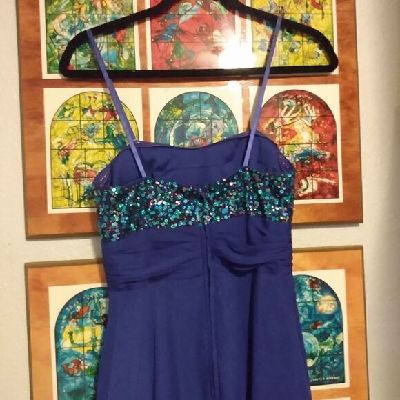 EUC HAILEY/ADRIANNA PAPELL Blue Long Back Short Front Rainbow Sequin Dress 3/4 - Picture 7 of 15